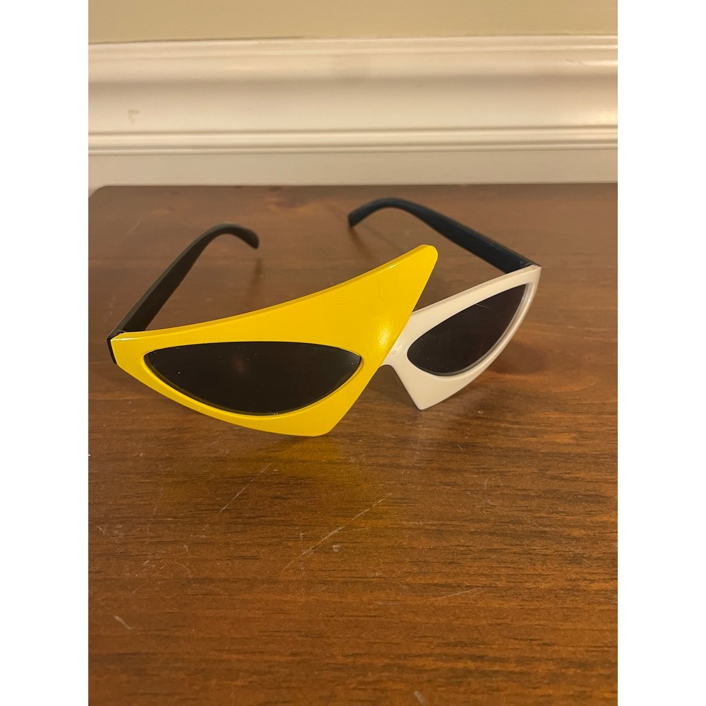 80's Cat Eye Sunglasses Yellow White Split Frame Retro Avant-Garde Shades